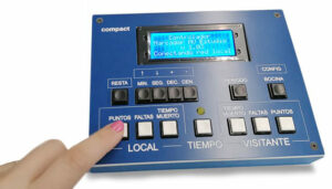 Consola para videomarcador led deportivo con control inalámbrico y funcionamiento vía radio para deportes como baloncesto, voleibol, fútbol sala, balonmano, hockey, waterpolo, ...