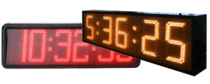 Cronómetro electrónico deportivo de led para competición de atletismo, trail y maratón en exterior e interior con reloj y hora oficial de la carrera