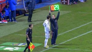 marcador cambio jugador fútbol led exterior tablero display sustitución cuarto arbitro tiempo suplementario